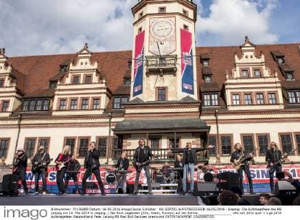 RB LEIPZIG AUFSTIEGSFEIER 16 05 2016 - Leipzig: Die Aufstiegsfeier des RB Leipzig am 16. Mai 2016 in Leipzig. Die Rock Legenden (City, Karat, Puhdys) auf der Bühne._________________