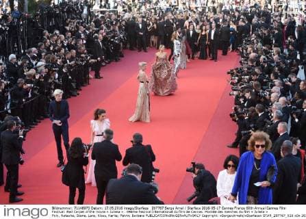 207767 Serge Arnal Starface 2016-05-17 Cannes France 69th Annual Cannes Film Festival. Red Carpet of the movie « Julieta » . 69ème Festival International du film de Cannes. Montée des marches du film « Julieta » Poly, Natasha; Stone, Lara; Kloss, Karlie; Palvin, Barbara  Copyright: xSergexArnalx xStarfacex STAR_207767_026