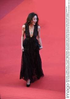 207767 Serge Arnal Starface 2016-05-17 Cannes France 69th Annual Cannes Film Festival. Red Carpet of the movie « Julieta » . 69ème Festival International du film de Cannes. Montée des marches du film « Julieta » Yeoh, Michelle  Copyright: xSergexArnalx xStarfacex STAR_207767_033