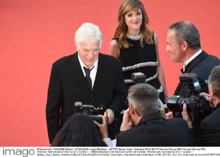 207767 Serge Arnal Starface 2016-05-17 Cannes France 69th Annual Cannes Film Festival. Red Carpet of the movie « Julieta » . 69ème Festival International du film de Cannes. Montée des marches du film « Julieta » Bedos, Guy; Bedos, Victoria  Copyright: xSergexArnalx xStarfacex STAR_207767_037