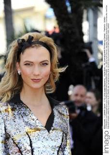 Karlie Kloss - 69. Internationales Filmfestival Cannes - Premiere - Julieta - 17 05 2016 LoicThebaud Panoramic 