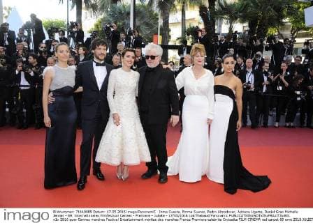 Inma Cuesta, Emma Suarez, Pedro Almodovar, Adriana Ugarte, Daniel Grao Michelle Jenner - 69. Internationales Filmfestival Cannes - Premiere - Julieta - 17 05 2016 LoicThebaud Panoramic 