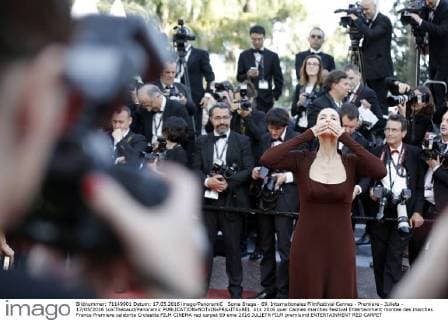 Sonia Braga - 69. Internationales Filmfestival Cannes - Premiere - Julieta - 17 05 2016 LoicThebaud Panoramic 