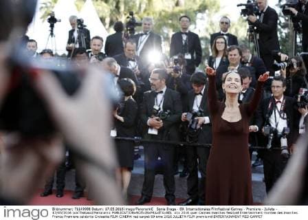 Sonia Braga - 69. Internationales Filmfestival Cannes - Premiere - Julieta - 17 05 2016 LoicThebaud Panoramic 