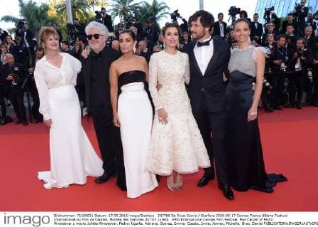 207766 De Rosa-Garcia Starface 2016-05-17 Cannes France 69ème Festival International du Film de Cannes. Montée des marches du film Julieta . 69th International Cannes Film Festival. Red Carpet of Pedro Almodovar s movie Julieta Almodovar, Pedro; Ugarte, Adriana; Suarez, Emma; Cuesta, Inma; Jenner, Michelle; Grao, Daniel  Copyright: xDexRosa-Garciax xStarfacex STAR_207766_112