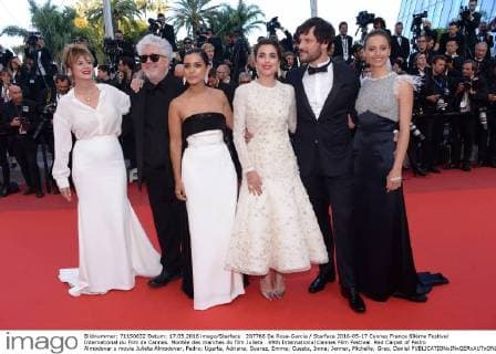 207766 De Rosa-Garcia Starface 2016-05-17 Cannes France 69ème Festival International du Film de Cannes. Montée des marches du film Julieta . 69th International Cannes Film Festival. Red Carpet of Pedro Almodovar s movie Julieta Almodovar, Pedro; Ugarte, Adriana; Suarez, Emma; Cuesta, Inma; Jenner, Michelle; Grao, Daniel  Copyright: xDexRosa-Garciax xStarfacex STAR_207766_113