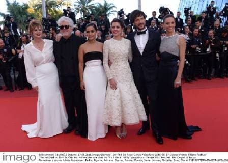 207766 De Rosa-Garcia Starface 2016-05-17 Cannes France 69ème Festival International du Film de Cannes. Montée des marches du film Julieta . 69th International Cannes Film Festival. Red Carpet of Pedro Almodovar s movie Julieta Almodovar, Pedro; Ugarte, Adriana; Suarez, Emma; Cuesta, Inma; Jenner, Michelle; Grao, Daniel  Copyright: xDexRosa-Garciax xStarfacex STAR_207766_114