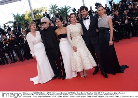 207766 De Rosa-Garcia Starface 2016-05-17 Cannes France 69ème Festival International du Film de Cannes. Montée des marches du film Julieta . 69th International Cannes Film Festival. Red Carpet of Pedro Almodovar s movie Julieta Almodovar, Pedro; Ugarte, Adriana; Suarez, Emma; Cuesta, Inma; Jenner, Michelle; Grao, Daniel  Copyright: xDexRosa-Garciax xStarfacex STAR_207766_116