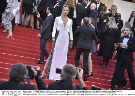 207766 De Rosa-Garcia Starface 2016-05-17 Cannes France 69ème Festival International du Film de Cannes. Montée des marches du film Julieta . 69th International Cannes Film Festival. Red Carpet of Pedro Almodovar s movie Julieta Lima, Adriana  Copyright: xDexRosa-Garciax xStarfacex STAR_207766_146