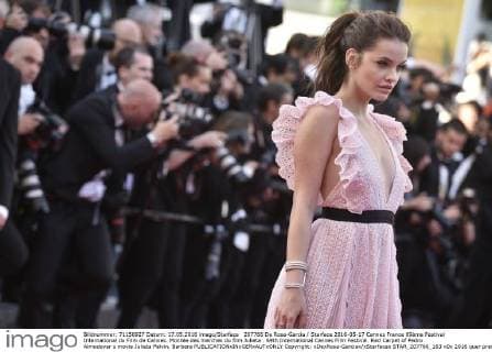 207766 De Rosa-Garcia Starface 2016-05-17 Cannes France 69ème Festival International du Film de Cannes. Montée des marches du film Julieta . 69th International Cannes Film Festival. Red Carpet of Pedro Almodovar s movie Julieta Palvin, Barbara  Copyright: xDexRosa-Garciax xStarfacex STAR_207766_163
