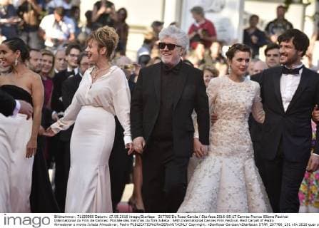 207766 De Rosa-Garcia Starface 2016-05-17 Cannes France 69ème Festival International du Film de Cannes. Montée des marches du film Julieta . 69th International Cannes Film Festival. Red Carpet of Pedro Almodovar s movie Julieta Almodovar, Pedro  Copyright: xDexRosa-Garciax xStarfacex STAR_207766_191