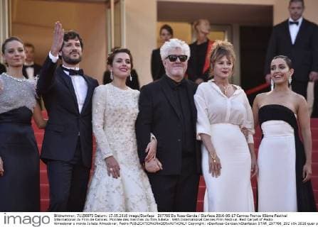 207766 De Rosa-Garcia Starface 2016-05-17 Cannes France 69ème Festival International du Film de Cannes. Montée des marches du film Julieta . 69th International Cannes Film Festival. Red Carpet of Pedro Almodovar s movie Julieta Almodovar, Pedro  Copyright: xDexRosa-Garciax xStarfacex STAR_207766_202
