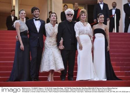 207766 De Rosa-Garcia Starface 2016-05-17 Cannes France 69ème Festival International du Film de Cannes. Montée des marches du film Julieta . 69th International Cannes Film Festival. Red Carpet of Pedro Almodovar s movie Julieta Almodovar, Pedro  Copyright: xDexRosa-Garciax xStarfacex STAR_207766_203