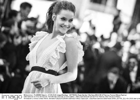 207766 De Rosa-Garcia Starface 2016-05-17 Cannes France 69ème Festival International du Film de Cannes. Montée des marches du film Julieta . 69th International Cannes Film Festival. Red Carpet of Pedro Almodovar s movie Julieta Palvin, Barbara  Copyright: xDexRosa-Garciax xStarfacex STAR_207766_211