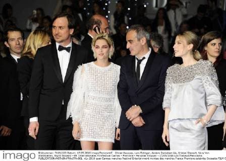 Olivier Assayas, Lars Eidinger, Anders Danielsen Lie, Kristen Stewart, Nora Von Waldstätten, Sigrid Bouaziz - 69. Internationales Filmfestival Cannes - Premiere - Personal Shopper - 17 05 2016 LoicThebaud Panoramic 