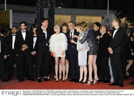 Olivier Assayas, Lars Eidinger, Anders Danielsen Lie, Kristen Stewart, Nora Von Waldstätten, Sigrid Bouaziz - 69. Internationales Filmfestival Cannes - Premiere - Personal Shopper - 17 05 2016 LoicThebaud Panoramic 