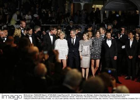 Olivier Assayas, Lars Eidinger, Anders Danielsen Lie, Kristen Stewart, Nora Von Waldstätten, Sigrid Bouaziz - 69. Internationales Filmfestival Cannes - Premiere - Personal Shopper - 17 05 2016 LoicThebaud Panoramic 