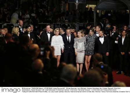Olivier Assayas, Lars Eidinger, Anders Danielsen Lie, Kristen Stewart, Nora Von Waldstätten, Sigrid Bouaziz - 69. Internationales Filmfestival Cannes - Premiere - Personal Shopper - 17 05 2016 LoicThebaud Panoramic 
