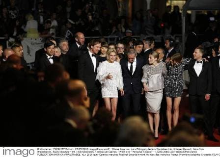 Olivier Assayas, Lars Eidinger, Anders Danielsen Lie, Kristen Stewart, Nora Von Waldstätten, Sigrid Bouaziz - 69. Internationales Filmfestival Cannes - Premiere - Personal Shopper - 17 05 2016 LoicThebaud Panoramic 