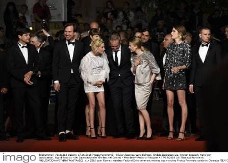Olivier Assayas, Lars Eidinger, Anders Danielsen Lie, Kristen Stewart, Nora Von Waldstätten, Sigrid Bouaziz - 69. Internationales Filmfestival Cannes - Premiere - Personal Shopper - 17 05 2016 LoicThebaud Panoramic 