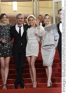 Olivier Assayas, Lars Eidinger, Anders Danielsen Lie, Kristen Stewart, Nora Von Waldstätten, Sigrid Bouaziz - 69. Internationales Filmfestival Cannes - Premiere - Personal Shopper - 17 05 2016 LoicThebaud Panoramic 