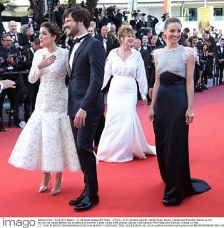 (From L to R) Adriana Ugarte, Daniel Grao, Emma Suarez and Michelle Jenner arrive on the red carpet before the screening of the film Julieta at the 69th annual Cannes International Film Festival in Cannes, France on May 17, 2016.  CAN20160517851 DAVIDxSILPA