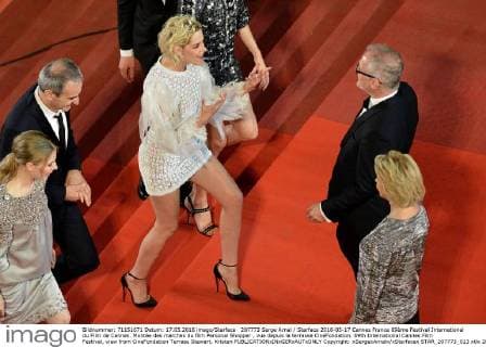 207773 Serge Arnal Starface 2016-05-17 Cannes France 69ème Festival International du Film de Cannes. Montée des marches du film Personal Shopper , vue depuis la terrasse CinéFondation. 69th International Cannes Film Festival, view from CineFondation Terrass Stewart, Kristen  Copyright: xSergexArnalx xStarfacex STAR_207773_013