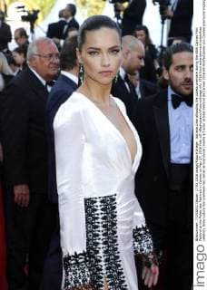 Adriana Lima attending the Julieta premiere during the 69th Cannes Film Festival at the Palais des Festivals in Cannes on May 17, 2016 Foto:xD.xBedrosianx xFuturexImage