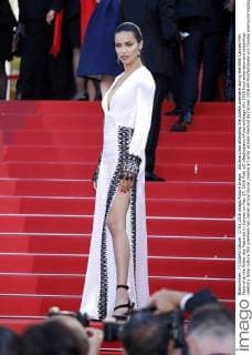 Adriana Lima attending the Julieta premiere during the 69th Cannes Film Festival at the Palais des Festivals in Cannes on May 17, 2016 Foto:xD.xBedrosianx xFuturexImage