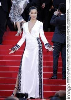Adriana Lima attending the Julieta premiere during the 69th Cannes Film Festival at the Palais des Festivals in Cannes on May 17, 2016 Foto:xD.xBedrosianx xFuturexImage