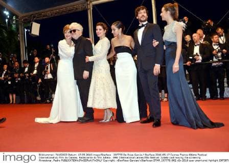 207770 De Rosa-Garcia Starface 2016-05-17 Cannes France 69ème Festival International du Film de Cannes. Redescente du film Julieta . 69th International cannes Film festival. Julieta cast leaving the screening Almodovar, Pedro  Copyright: xDexRosa-Garciax xStarfacex STAR_207770_002