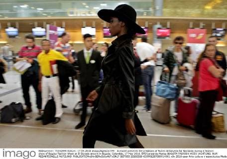 A model presents the creations of Ruben Antorveza for Bastardo during a fashion show of Bogota Fashion Week at El Dorado airport in Bogota, Colombia, 17 May 2016. EFE Lenoardo Munoz BOGOTA FASHION WEEK !ACHTUNG: NUR REDAKTIONELLE NUTZUNG!  BGT003 20160518-635991287080914081