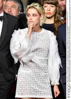 Kristen Stewart arrives on the red carpet before the screening of the film Personal Shopper at the 69th annual Cannes International Film Festival in Cannes, France on May 17, 2016.  CAN20160517860 DAVIDxSILPA