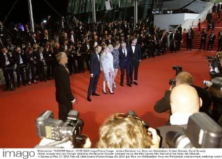 Anders Danielsen Lie, Nora von Waldstätten, Kristen Stewart, Sigrid Bouaziz, Olivier Assayas and Lars Eidinger attending the Personal Shopper premiere during the 69th Cannes Film Festival at the Palais des Festivals in Cannes on May 17, 2016 Foto:xD.xBedrosianx xFuturexImage