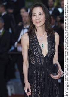 (160517) -- CANNES, May 17, 2016 -- Actress Michelle Yeoh poses on the red carpet as she arrives for the screening of the film Julieta in competition at the 69th Cannes Film Festival in Cannes, France, May 17, 2016. ) FRANCE-CANNES-FILM FESTIVAL-JULIETA-RED CARPET JinxYu 