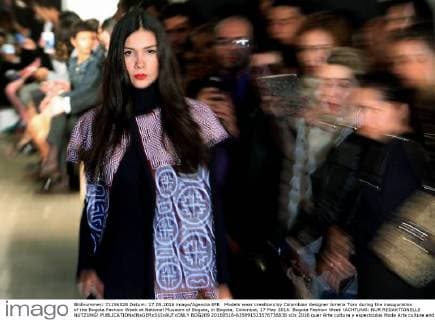 Models wear creations by Colombian designer Amelia Toro during the inauguration of the Bogota Fashion Week at National Museum of Bogota, in Bogota, Colombia, 17 May 2016. Bogota Fashion Week !ACHTUNG: NUR REDAKTIONELLE NUTZUNG!  BOG209 20160518-635991523576736836