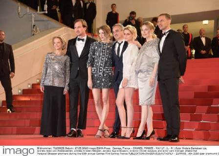 Cannes, France - CANNES, FRANCE - MAY 17: (L - R ) Actor Anders Danielsen Lie, actress Nora von Waldstaetten, actress Kristen Stewart, actress Sigrid Bouaziz, director Olivier Assayas and actor Lars Eidinger attend the Personal Shopper premiere during the 69th annual Cannes Film Cannes France - ZUMAi09_