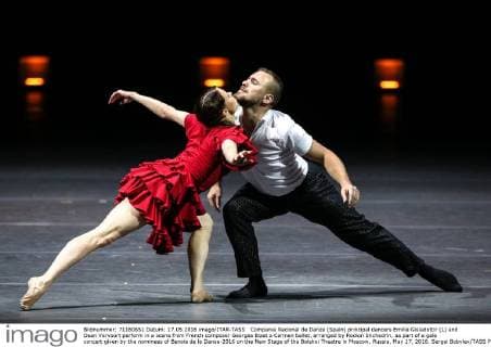 Compania Nacional de Danza (Spain) principal dancers Emilia Gisladottir (L) and Daan Vervoort perform in a scene from French composer Georges Bizet s Carmen ballet, arranged by Rodion Shchedrin, as part of a gala concert given by the nominees of Benois de la Danse-2016 on the New Stage of the Bolshoi Theatre in Moscow, Russia, May 17, 2016. Sergei Bobylev TASS  TS0237D5