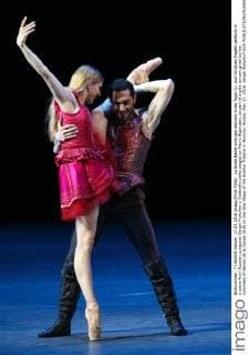La Scala Ballet principal dancers Virna Toppi (L) and Christian Fagetti perform in a scene from Russian composer Sergei Prokofiev s Cinderella ballet staged by Mauro Bigonzetti, as part of a gala concert given by the nominees of Benois de la Danse-2016 on the New Stage of the Bolshoi Theatre in Moscow, Russia, May 17, 2016. Sergei Bobylev TASS  TS0237E8