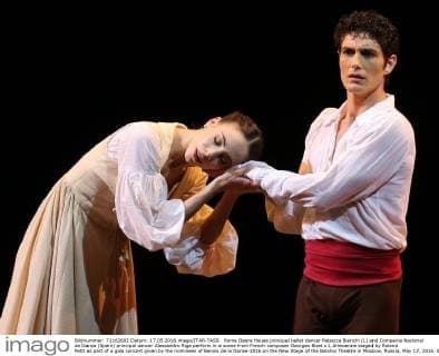 Rome Opera House principal ballet dancer Rebecca Bianchi (L) and Compania Nacional de Danza (Spain) principal dancer Alessandro Riga perform in a scene from French composer Georges Bizet s L Arlesienne staged by Roland Petit as part of a gala concert given by the nominees of Benois de la Danse-2016 on the New Stage of the Bolshoi Theatre in Moscow, Russia, May 17, 2016. Sergei Bobylev TASS  TS023800