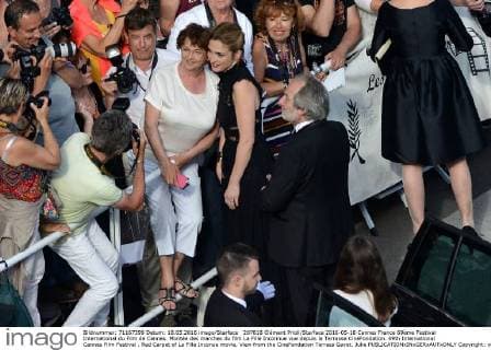 207818 Clément Prioli Starface 2016-05-18 Cannes France 69ème Festival International du Film de Cannes. Montée des marches du film La Fille Inconnue vue depuis la Terrasse CinéFondation. 69th International Cannes Film Festival . Red Carpet of La Fille Inconue movie, View from the CineFondation Terrass Gayet, Julie  Copyright: xClémentxPriolix STAR_207818_001