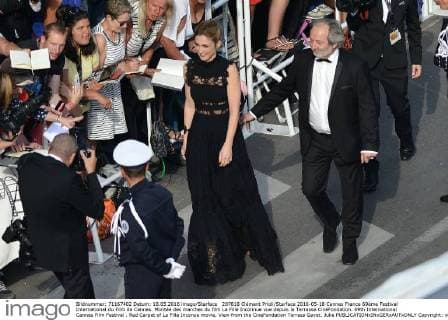 207818 Clément Prioli Starface 2016-05-18 Cannes France 69ème Festival International du Film de Cannes. Montée des marches du film La Fille Inconnue vue depuis la Terrasse CinéFondation. 69th International Cannes Film Festival . Red Carpet of La Fille Inconue movie, View from the CineFondation Terrass Gayet, Julie  Copyright: xClémentxPriolix STAR_207818_003