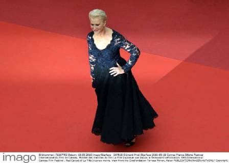 207818 Clément Prioli Starface 2016-05-18 Cannes France 69ème Festival International du Film de Cannes. Montée des marches du film La Fille Inconnue vue depuis la Terrasse CinéFondation. 69th International Cannes Film Festival . Red Carpet of La Fille Inconue movie, View from the CineFondation Terrass Mirren, Helen  Copyright: xClémentxPriolix STAR_207818_012