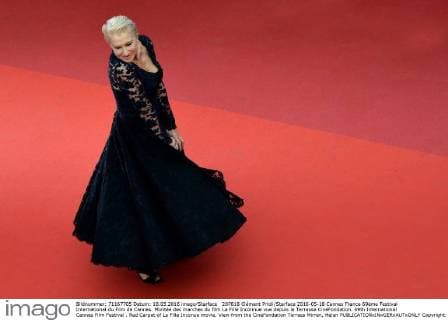 207818 Clément Prioli Starface 2016-05-18 Cannes France 69ème Festival International du Film de Cannes. Montée des marches du film La Fille Inconnue vue depuis la Terrasse CinéFondation. 69th International Cannes Film Festival . Red Carpet of La Fille Inconue movie, View from the CineFondation Terrass Mirren, Helen  Copyright: xClémentxPriolix STAR_207818_014
