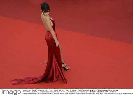 207818 Clément Prioli Starface 2016-05-18 Cannes France 69ème Festival International du Film de Cannes. Montée des marches du film La Fille Inconnue vue depuis la Terrasse CinéFondation. 69th International Cannes Film Festival . Red Carpet of La Fille Inconue movie, View from the CineFondation Terrass Hadid, Bella  Copyright: xClémentxPriolix STAR_207818_023