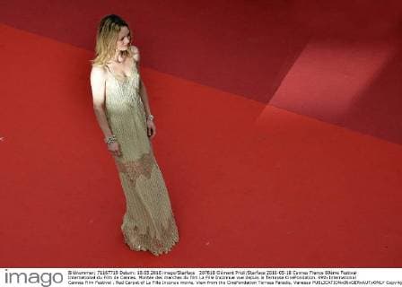 207818 Clément Prioli Starface 2016-05-18 Cannes France 69ème Festival International du Film de Cannes. Montée des marches du film La Fille Inconnue vue depuis la Terrasse CinéFondation. 69th International Cannes Film Festival . Red Carpet of La Fille Inconue movie, View from the CineFondation Terrass Paradis, Vanessa  Copyright: xClémentxPriolix STAR_207818_028