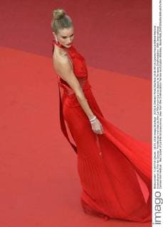 207818 Clément Prioli Starface 2016-05-18 Cannes France 69ème Festival International du Film de Cannes. Montée des marches du film La Fille Inconnue vue depuis la Terrasse CinéFondation. 69th International Cannes Film Festival . Red Carpet of La Fille Inconue movie, View from the CineFondation Terrass Huntington-Whiteley, Rosie  Copyright: xClémentxPriolix STAR_207818_037