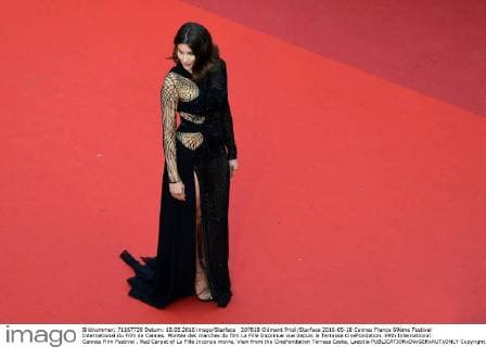 207818 Clément Prioli Starface 2016-05-18 Cannes France 69ème Festival International du Film de Cannes. Montée des marches du film La Fille Inconnue vue depuis la Terrasse CinéFondation. 69th International Cannes Film Festival . Red Carpet of La Fille Inconue movie, View from the CineFondation Terrass Casta, Laetitia  Copyright: xClémentxPriolix STAR_207818_048