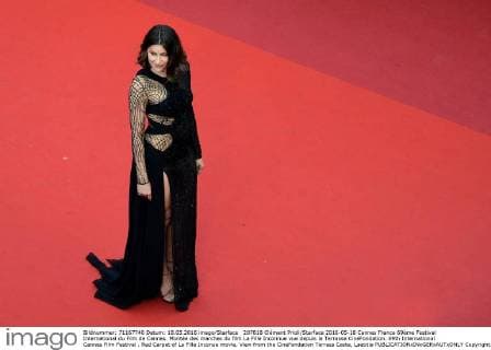 207818 Clément Prioli Starface 2016-05-18 Cannes France 69ème Festival International du Film de Cannes. Montée des marches du film La Fille Inconnue vue depuis la Terrasse CinéFondation. 69th International Cannes Film Festival . Red Carpet of La Fille Inconue movie, View from the CineFondation Terrass Casta, Laetitia  Copyright: xClémentxPriolix STAR_207818_049