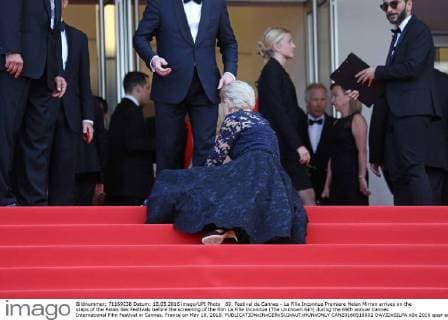 69. Festival de Cannes - La Fille Inconnue Premiere Helen Mirren arrives on the steps of the Palais des Festivals before the screening of the film La Fille Inconnue (The Unknown Girl) during the 69th annual Cannes International Film Festival in Cannes, France on May 18, 2016.  CAN20160518802 DAVIDxSILPA